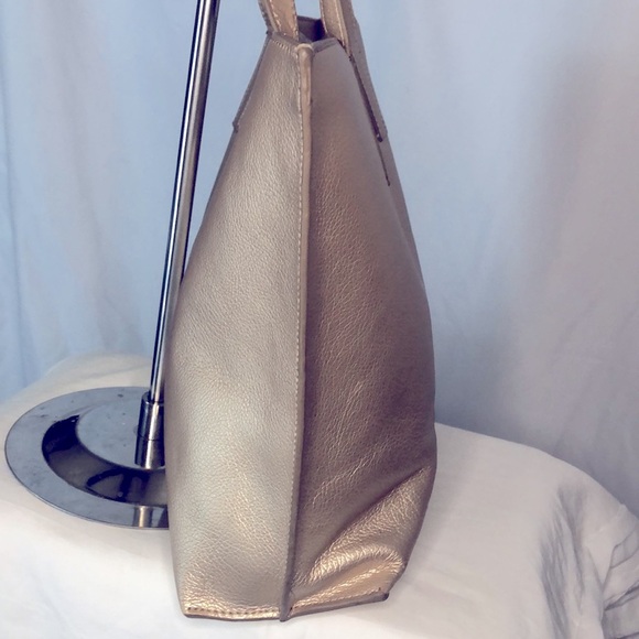 MARK & GRAHAM gold genuine leather tote. - Picture 10 of 16